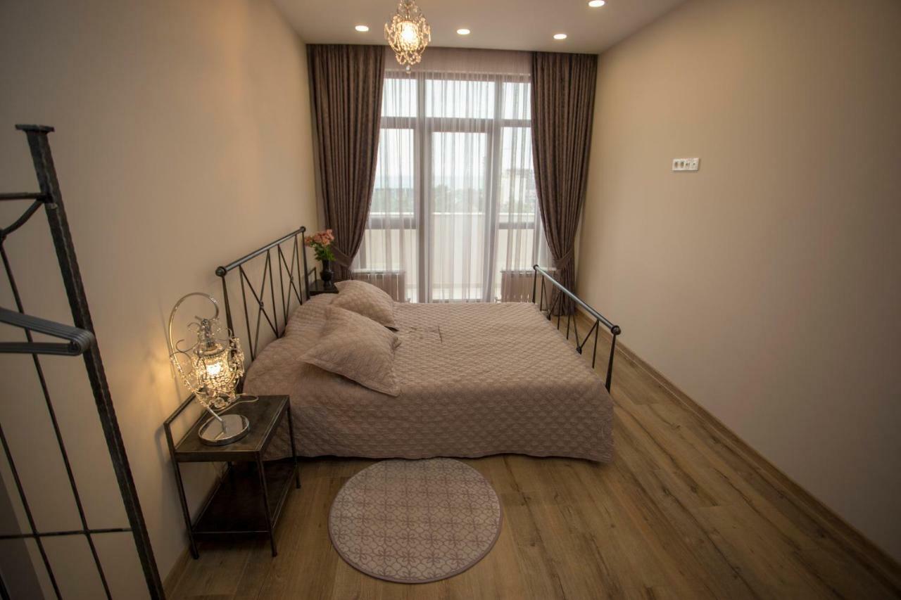 Nano'S Exclusive Fashionable Apartment 巴统 外观 照片