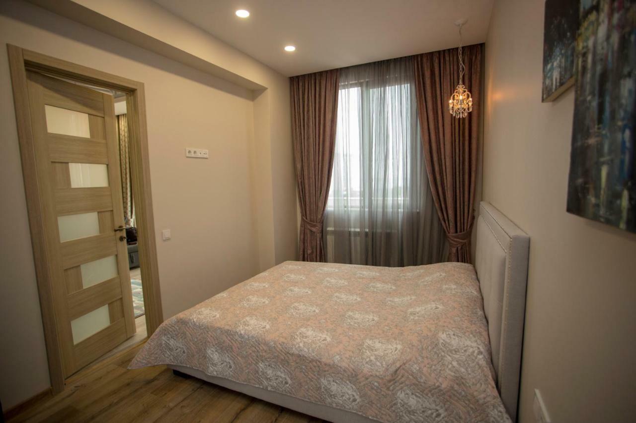 Nano'S Exclusive Fashionable Apartment 巴统 外观 照片